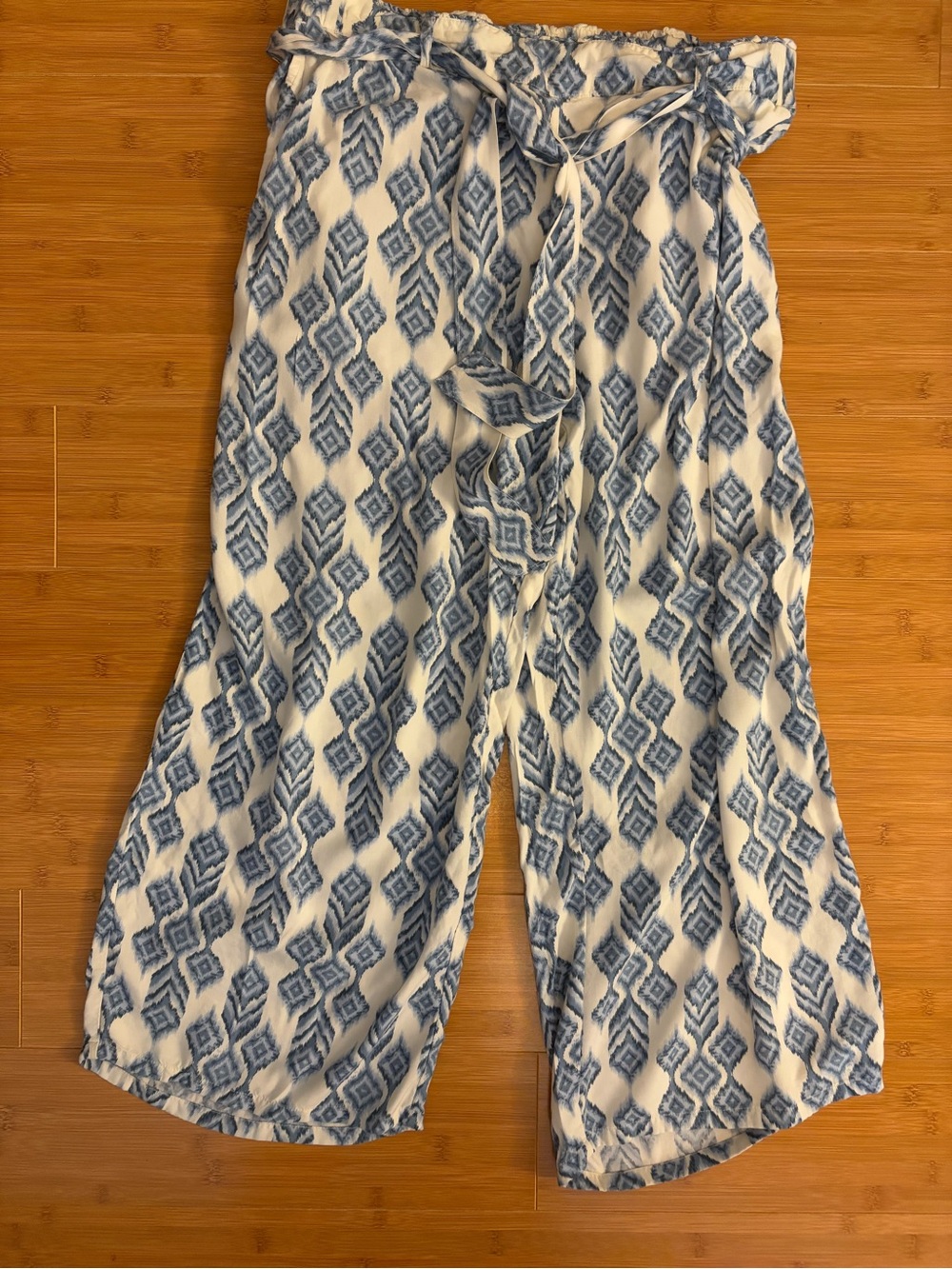 Blue & White Diamond Print Wide Leg Pants